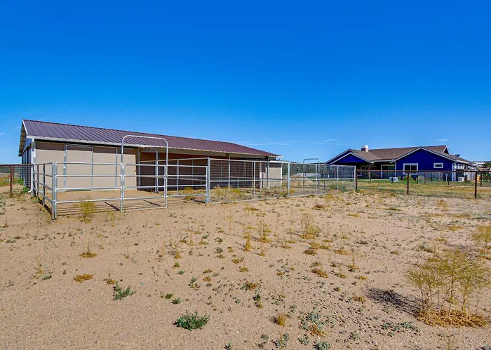 Dom wakacyjny Equine-friendly Stay: Horse Stable Access, Hot Tub *