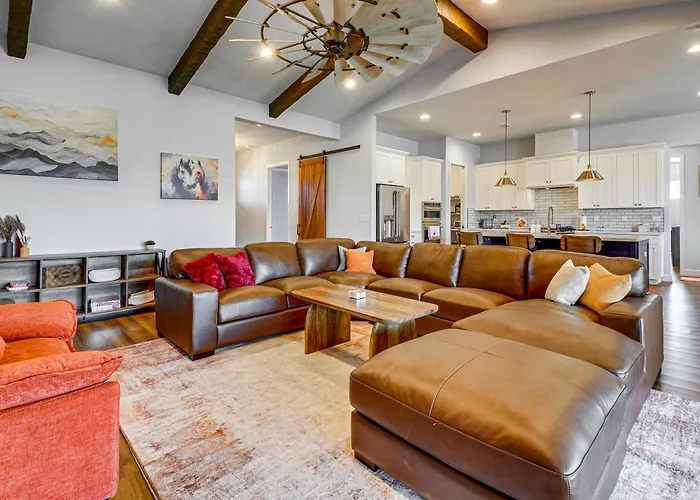 Dom wakacyjny Equine-friendly Stay: Horse Stable Access, Hot Tub Prescott