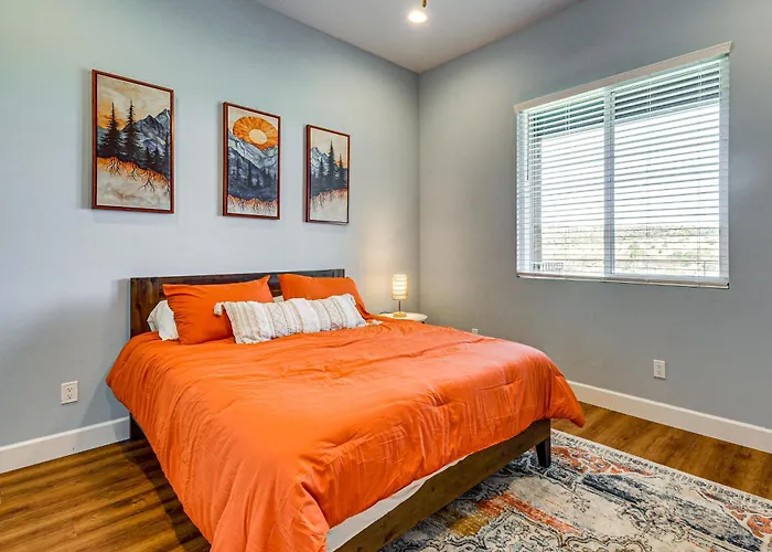 Equine-friendly Stay: Horse Stable Access, Hot Tub Dom wakacyjny Prescott