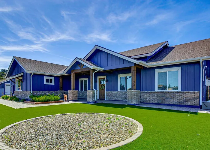 Equine-friendly Stay: Horse Stable Access, Hot Tub Prescott